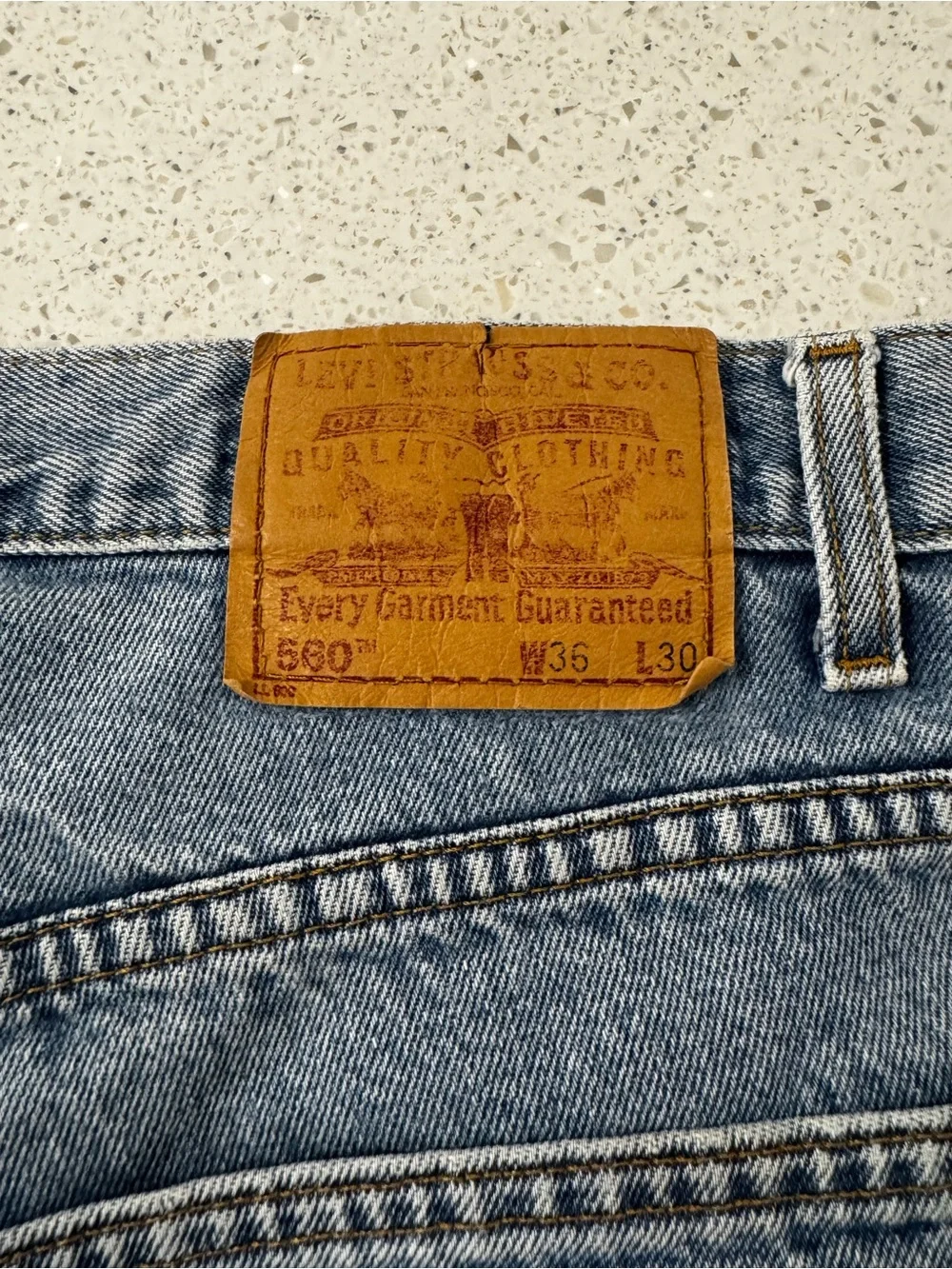Levis 560 Loose Fit Tapered Leg Jeans Men 36x30 Blue Vintage 90s Work Whiskered